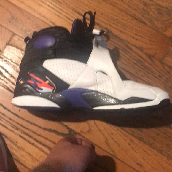 JORDAN 8 THREE PEAT - Picture 4 of 8